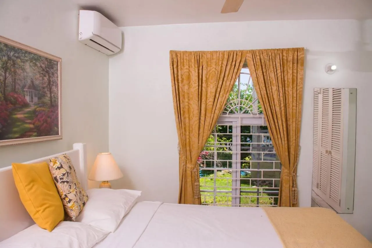 Columbus Heights Apartment Ocho Rios